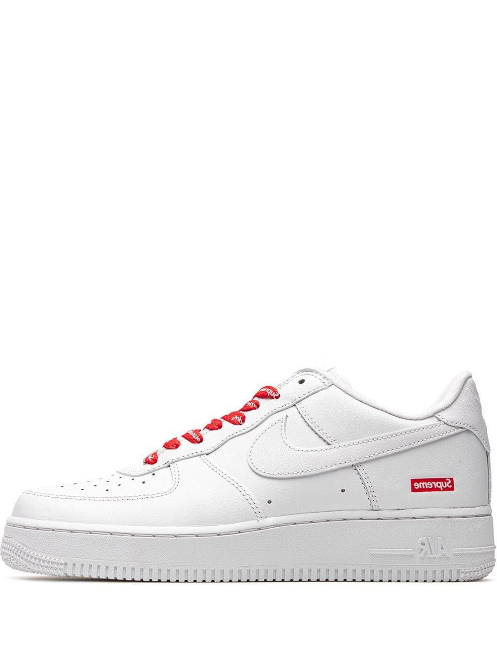 nikee airforce supreme white