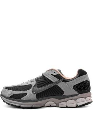 Nikee_zoom_vomero_5_dark_smoke_grey_vachetta
