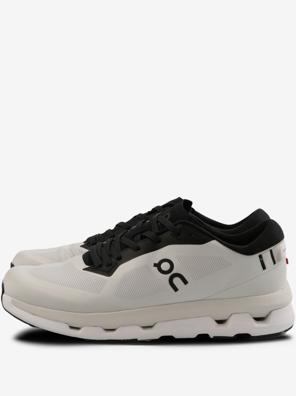 On Running Cloud Zone Ice Black
