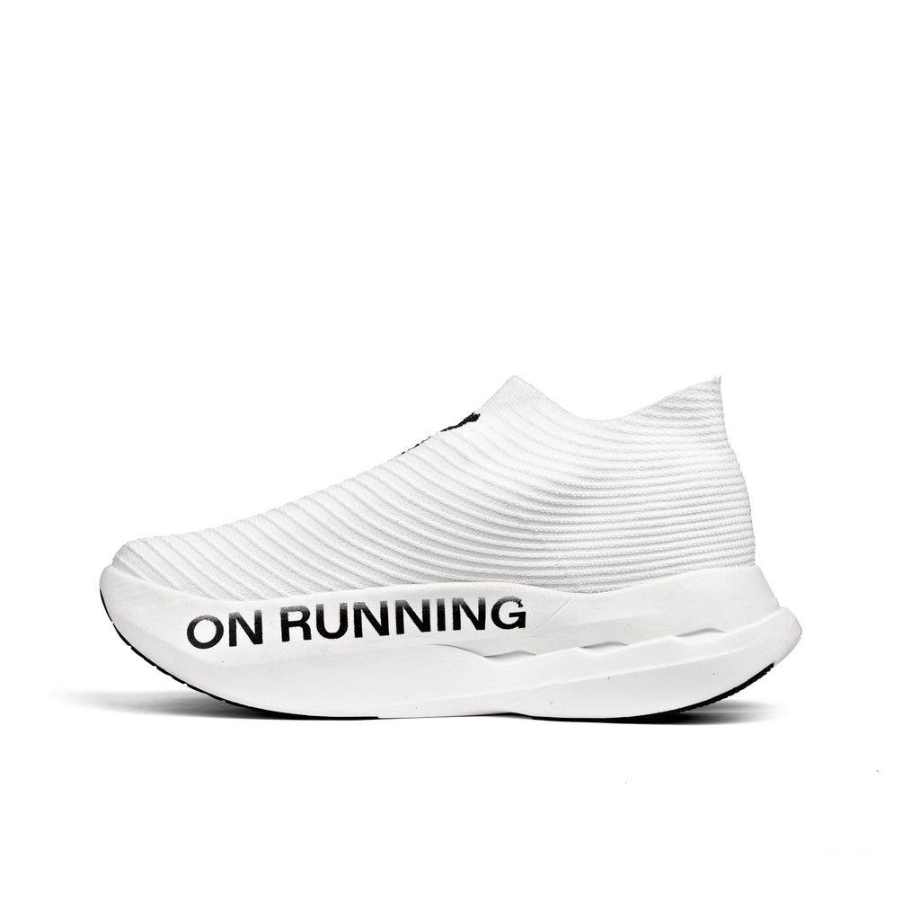 On Running CloudBoom Strike LS White Black 499