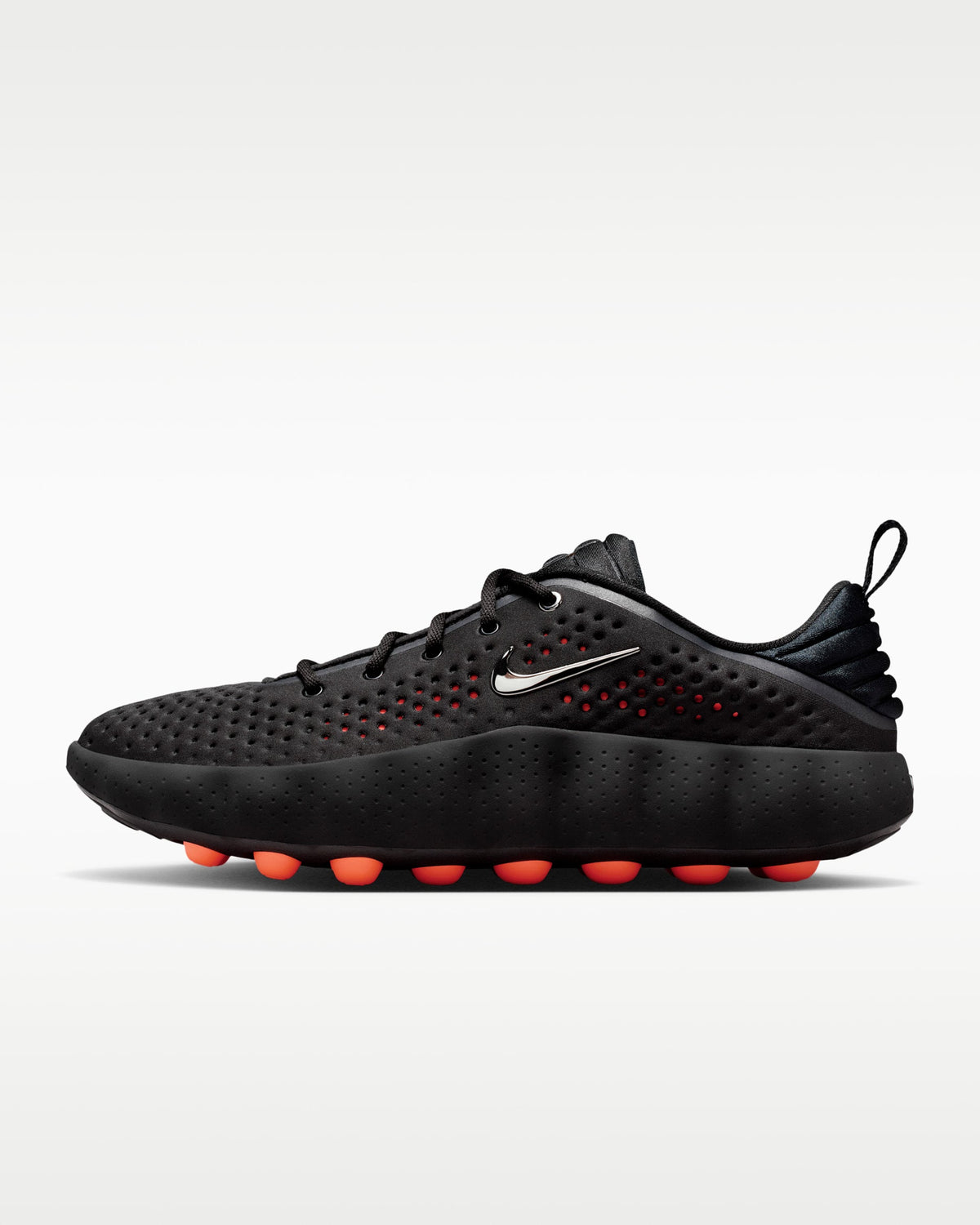 Nikee Mind 002 Black Hyper Crimson