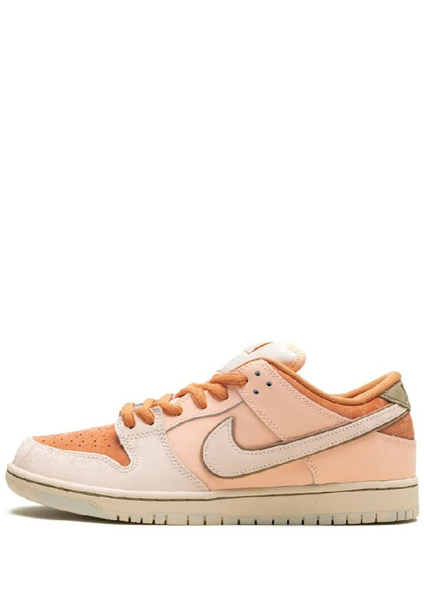Nikee SB Dunk Low Pro Crimson Tint Amber Brown