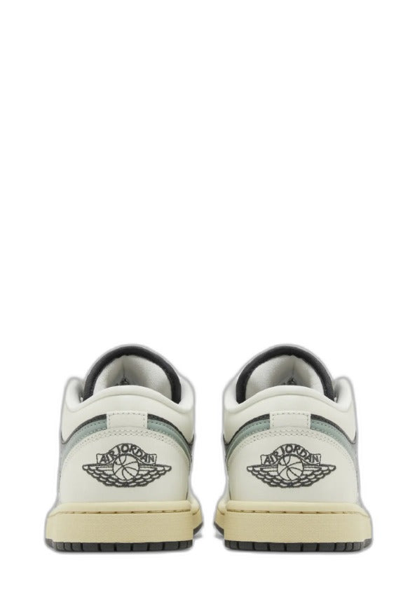 Nikee Air Jordan Retro 1 Low Jade Smoke