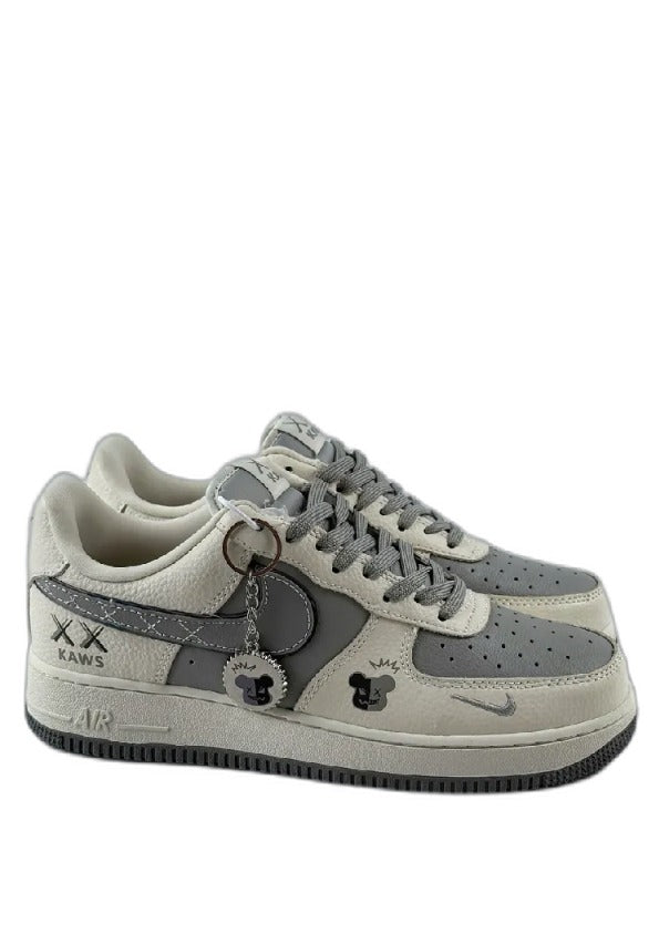 Nikee AirForce 1 low x Kaws