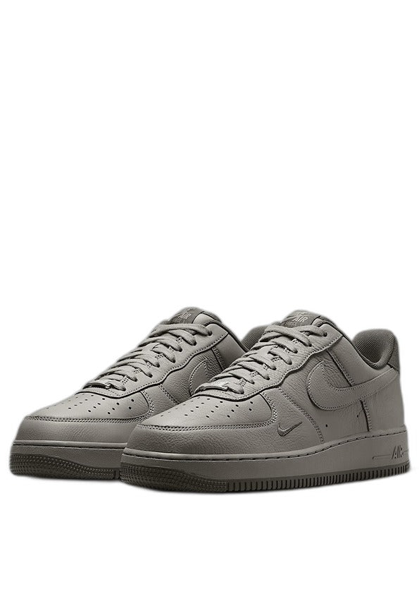 Nikee Airforce 1 low light army