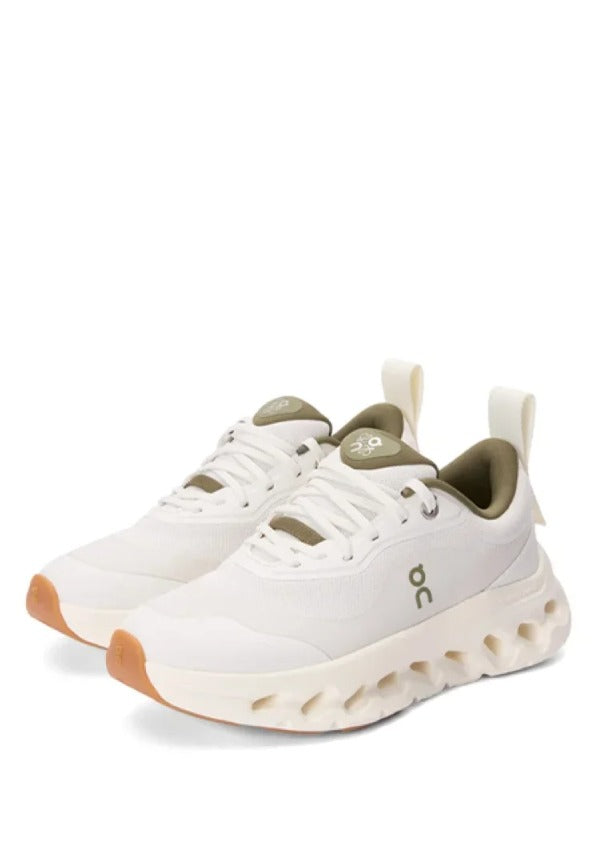 LOEWE X ON Cloudtilt 2 0 white green