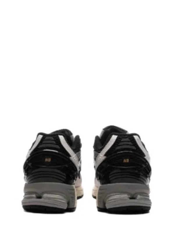 New Balancee 1906 Utility Black Sea Salt Magnet