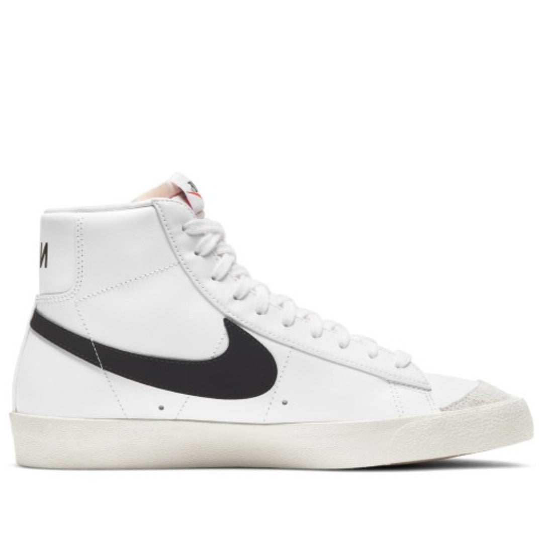 Nikee blazer mid 77 vintage white black
